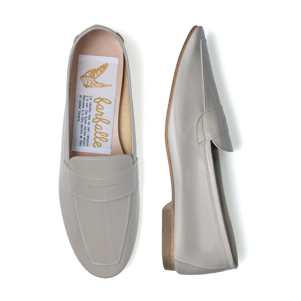 新色・82 サックスグレー