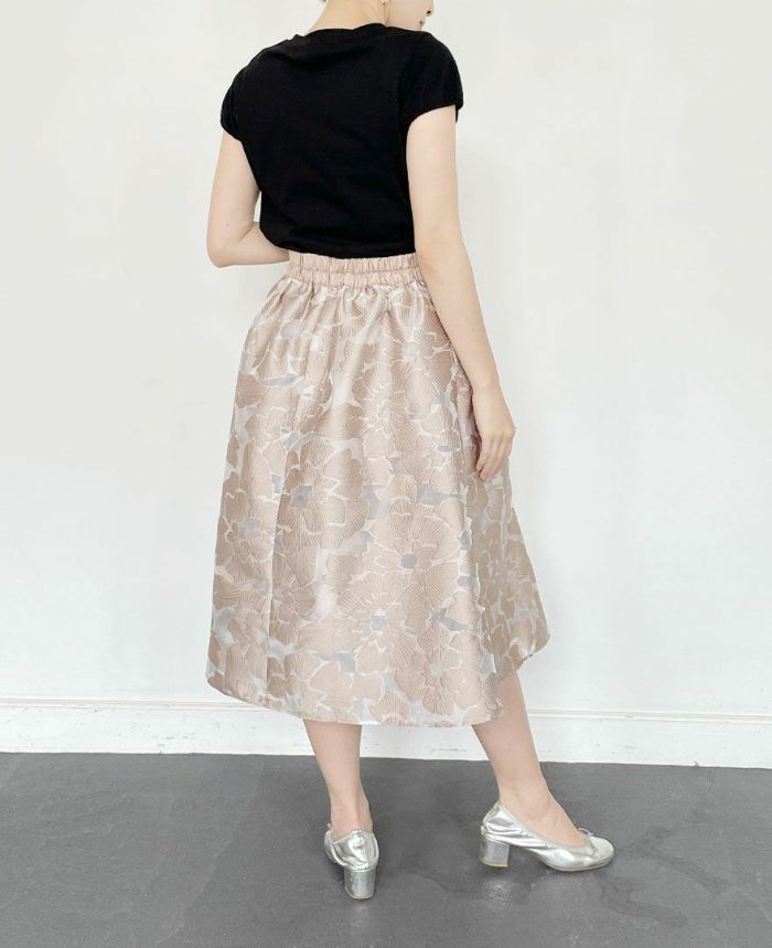 オーガンジー花柄スカートの着用イメージ