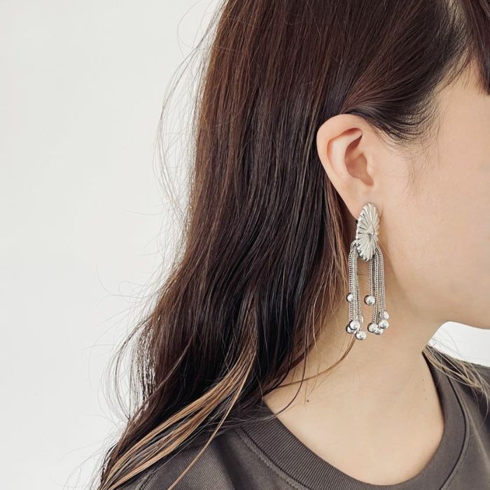 TOGA Metal motif earring