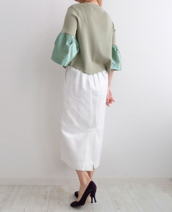 TRECODEのラッパ袖プルオーバー