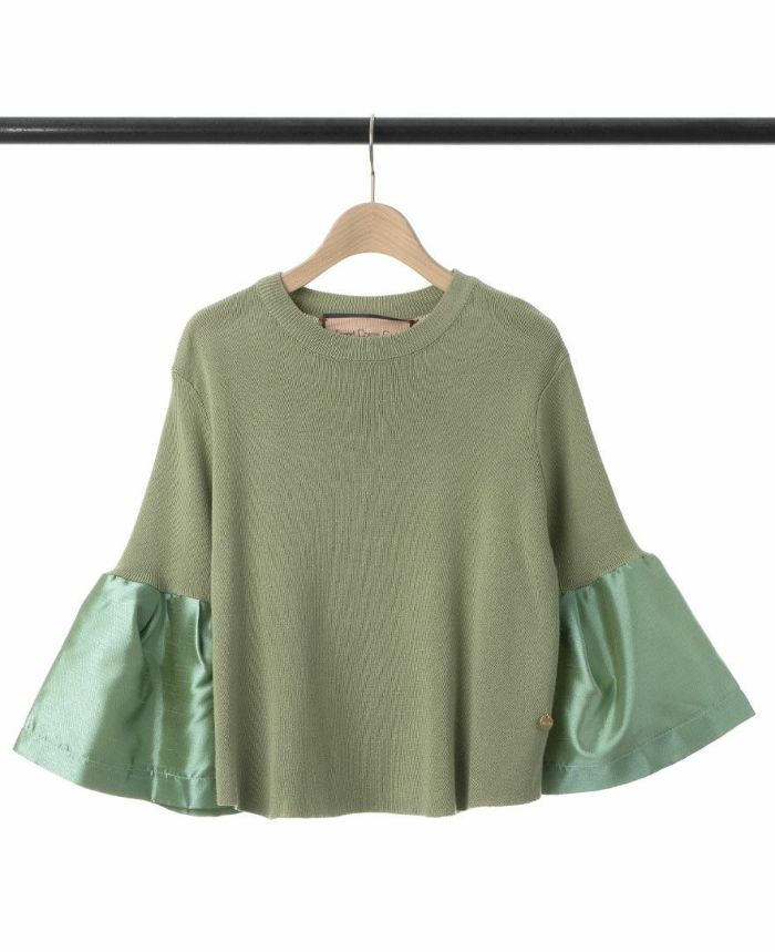 TRECODEのラッパ袖プルオーバー