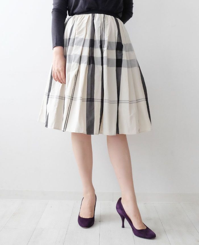 トレコード(TRECODE)黒ゴムフレアスカートモノトーンチェック柄ホワイトカラーロング丈