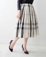 トレコード(TRECODE)黒ゴムフレアスカートモノトーンチェック柄ホワイトカラーミモレ丈