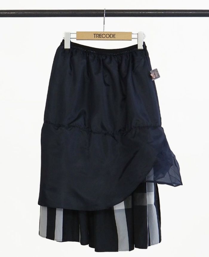 トレコード(TRECODE)黒ゴムフレアスカートモノトーンチェック柄ネイビーカラーの詳細画像