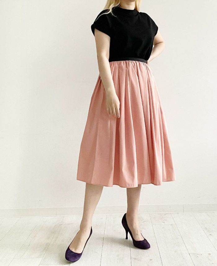 トレコード(TRECODE)黒ゴムフレアスカートピンクカラー