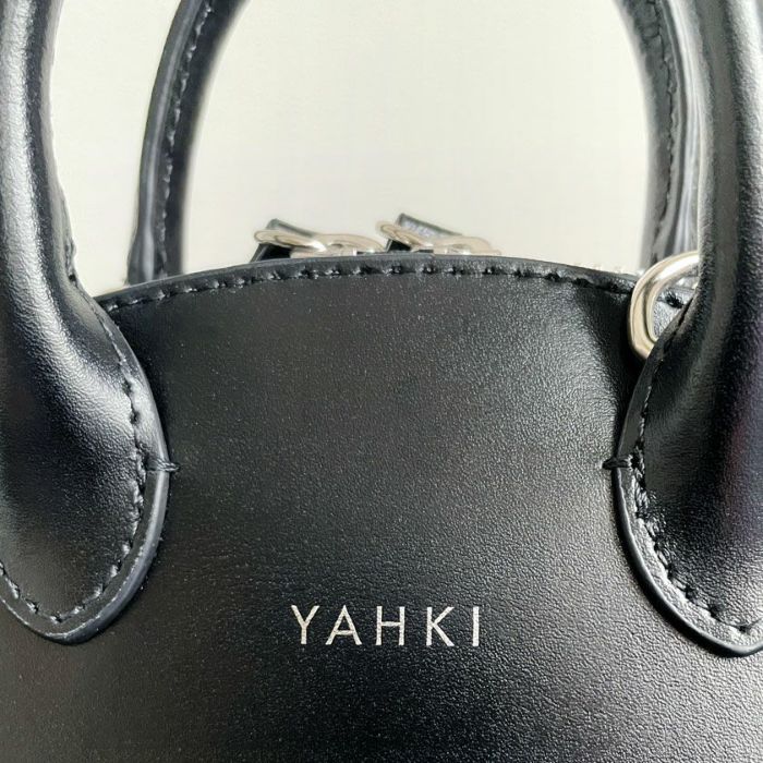 YHAKI/クロスボディバッグ
