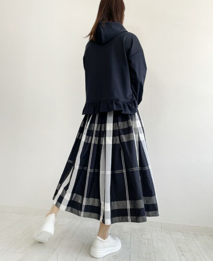 トレコードのヘムフリルフーディー