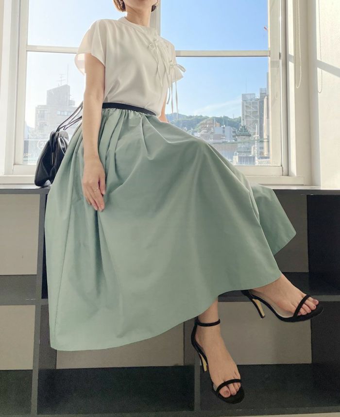 カラバリ豊富な神戸・山の手スカートに新たな色味と機能性が備わったTRECODEの神戸・山の手撥水スカート