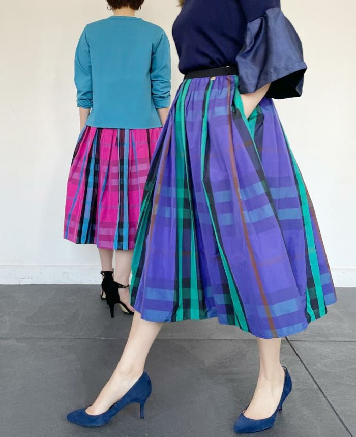ビビットカラーがコーデの主役になるチェック柄スカートでワンランク上のお洒落を楽しめるTRECODEの神戸・山の手スカート