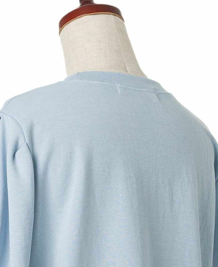 TRECODEの肩タックパールネックTシャツ