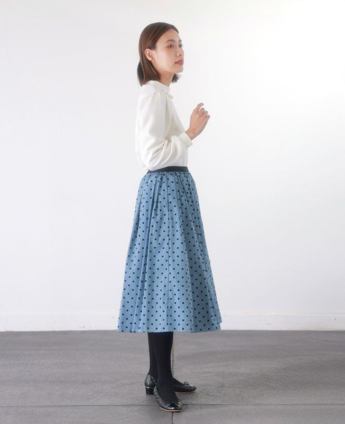 一枚でコーディネートが絶妙なお洒落カラー