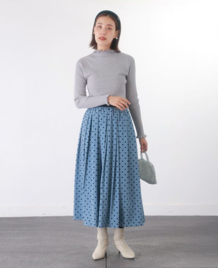 一枚でコーディネートが絶妙なお洒落カラー