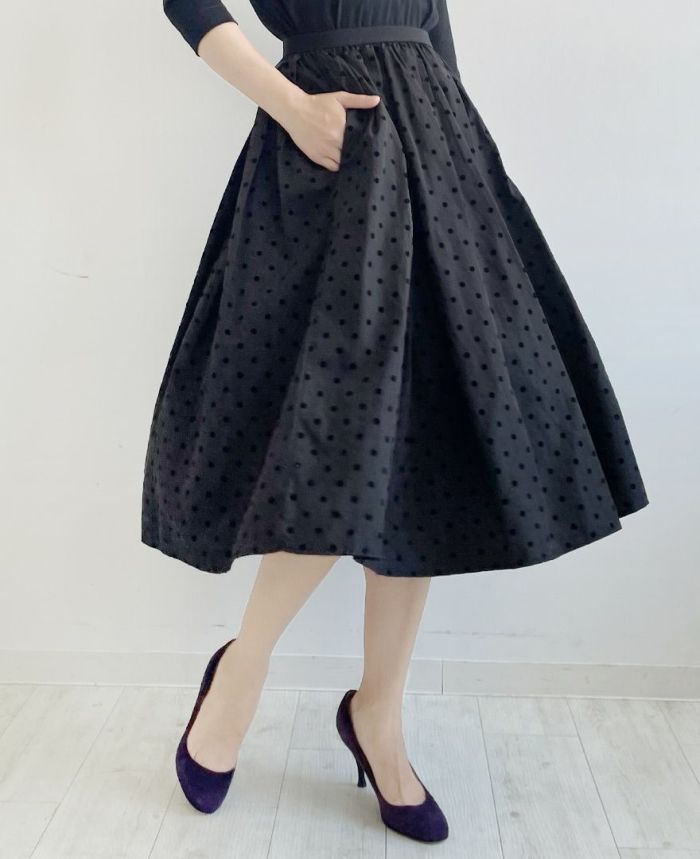 神戸・山の手フロッキードットスカート ブラック TRECODE公式通販 スカートコーデに差をつけるレディースファッションブランド