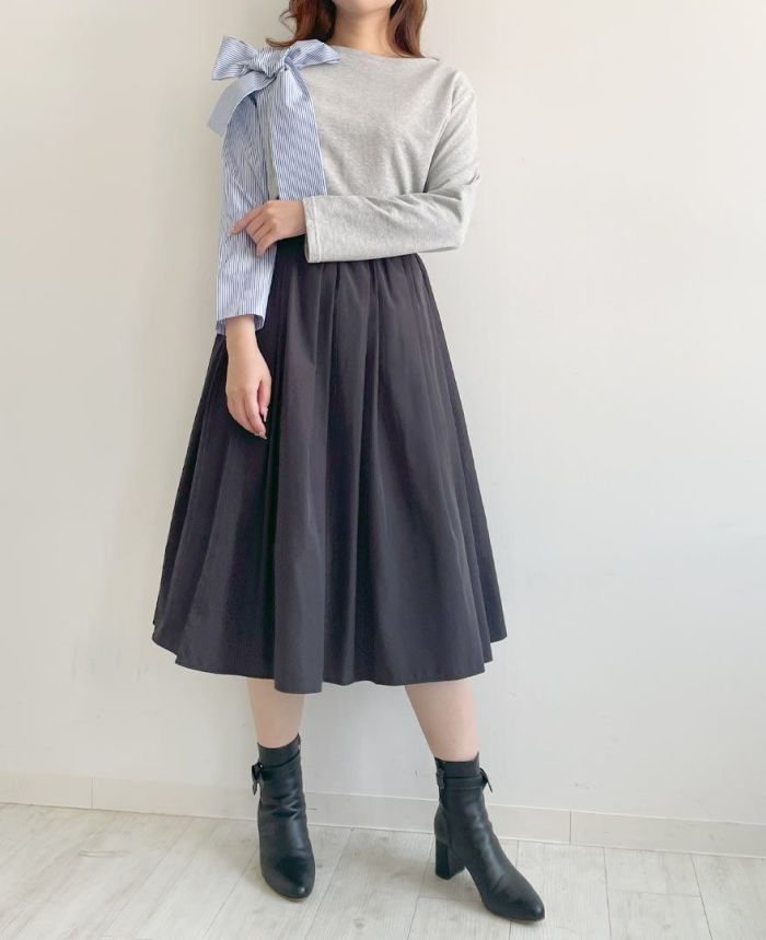 神戸・山の手スカートにインもしやすいTRECODE（トレコード）のストライプシャツドッキングプルオーバー