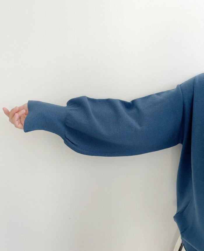 袖のふんわり感が可愛いTRECODEトレコードの前後2WAYもちもちニット
