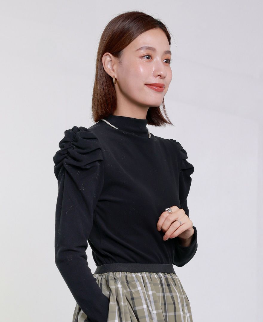 神戸・山の手モノトーンチェックスカートと合わせたきれいめスタイル