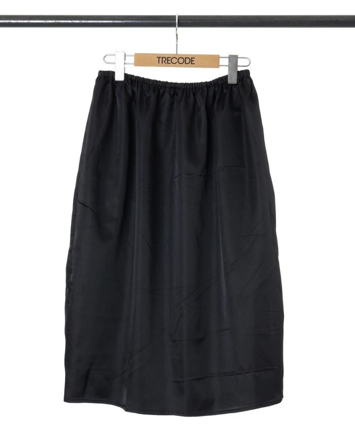 トレコード(TRECODE)裾フレアスカート、便利なペチコート付き。ブラックのペチコートはブラックカラーとなります。