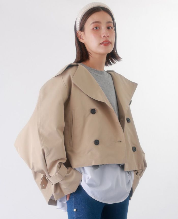トレコード(TRECODE)ショートトレンチコート、大人上品なベージュカラー。