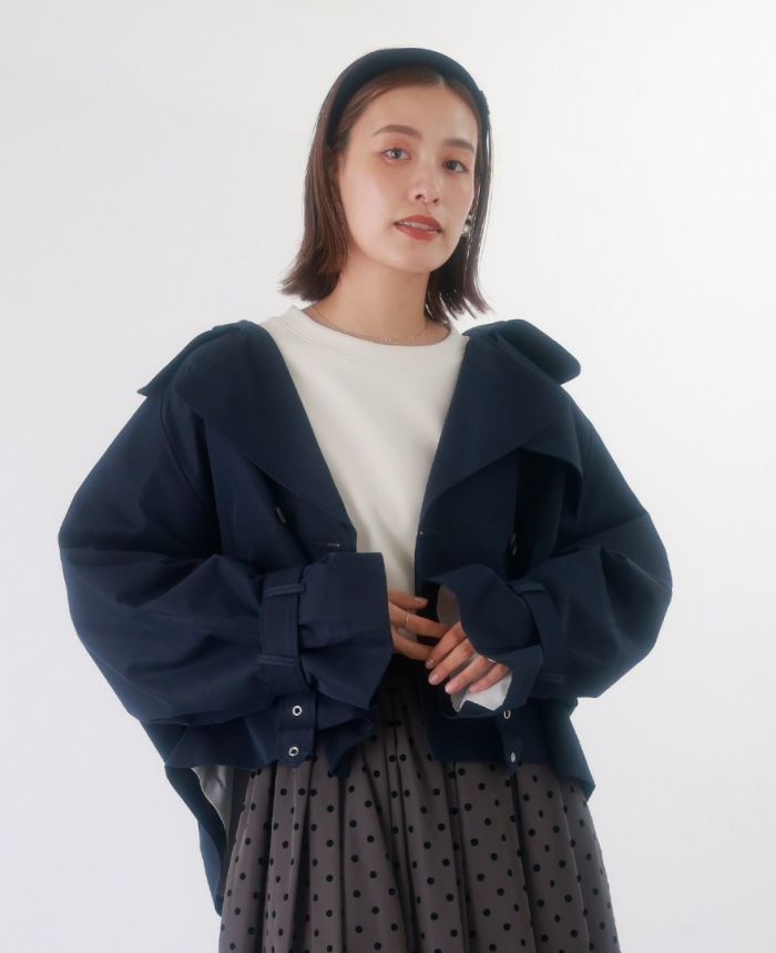 トレコード(TRECODE)ショートトレンチコート、ロングシーズン使えるネイビーカラー。