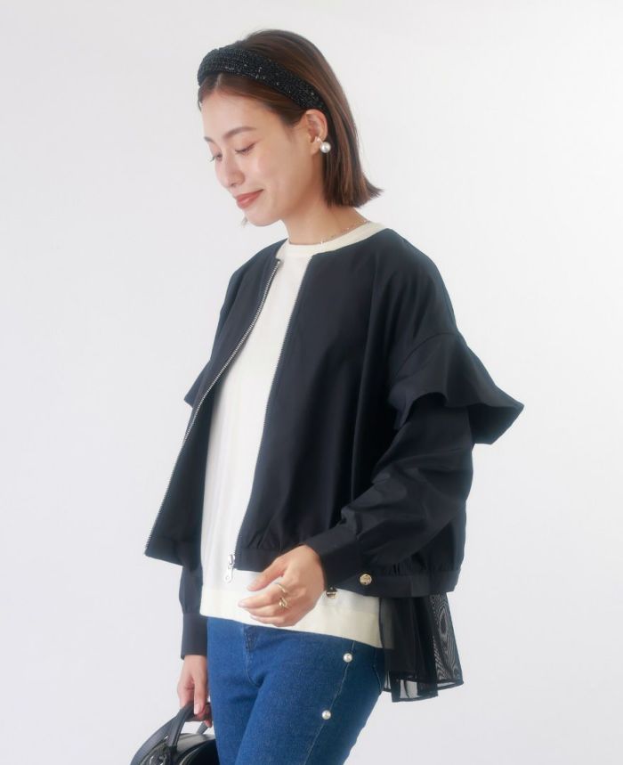 トレコード(TRECODE)フリル袖ブルゾン、キレイめスタイルにも合うブラックカラー。