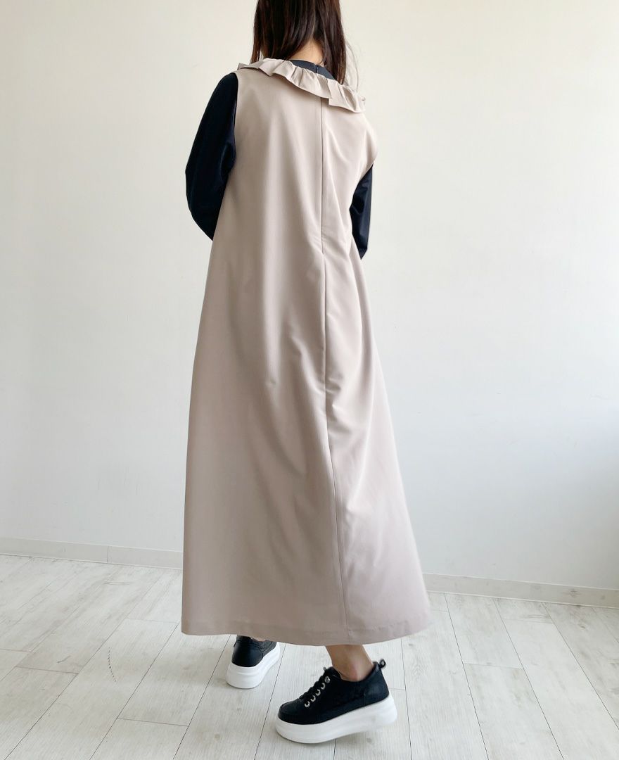 トレコード(TRECODE)フリルジャンパースカート、ふんわりAラインシルエットで気になるウエスト回りをカバー。