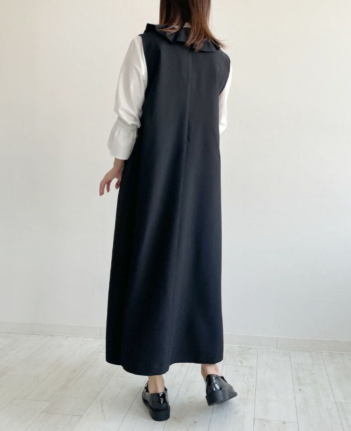 トレコード(TRECODE)フリルジャンパースカート、ふんわりAラインシルエットで気になるウエスト回りをカバー。