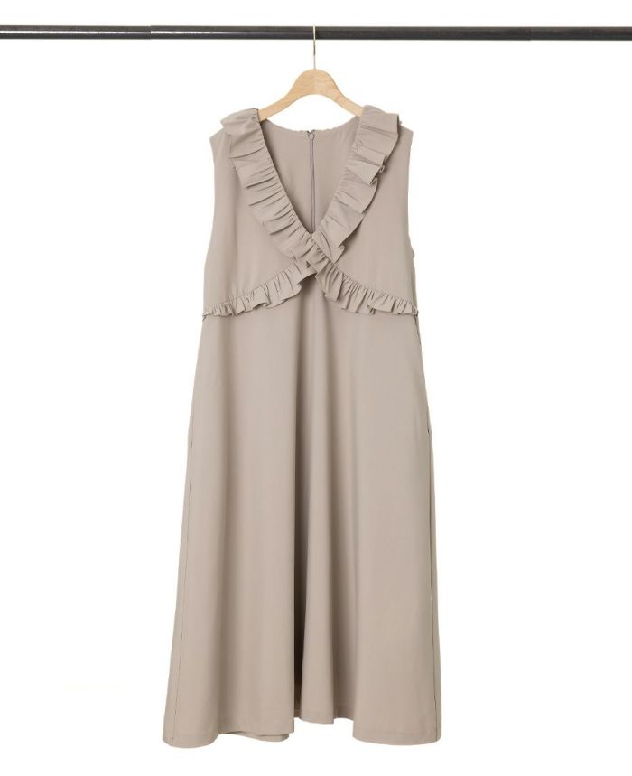 トレコード(TRECODE)フリルジャンパースカート、シックで上品なグレージュカラー。