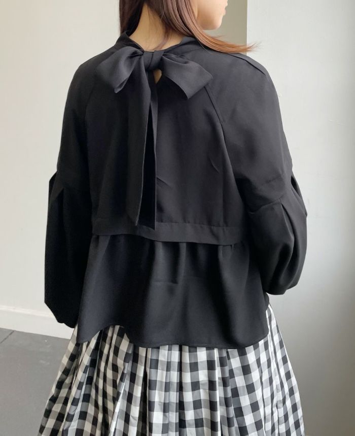 トレコード(TRECODE)ペプラムブラウス、ギンガムチェック柄スカートにも好相性
