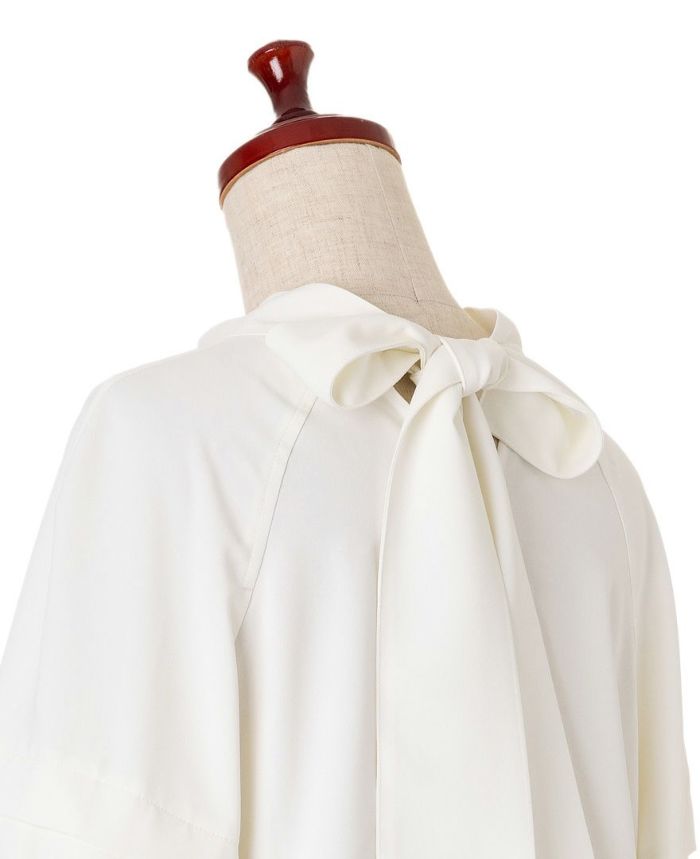 トレコード(TRECODE)ペプラムブラウス、ふんわりシルエットが大人可愛いデザイン