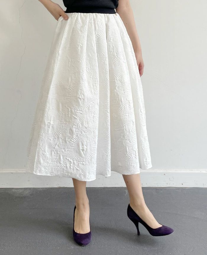 トレコード(TRECODE)立体感のある素材感が可愛い神戸・山の手エンボススカートホワイトカラー