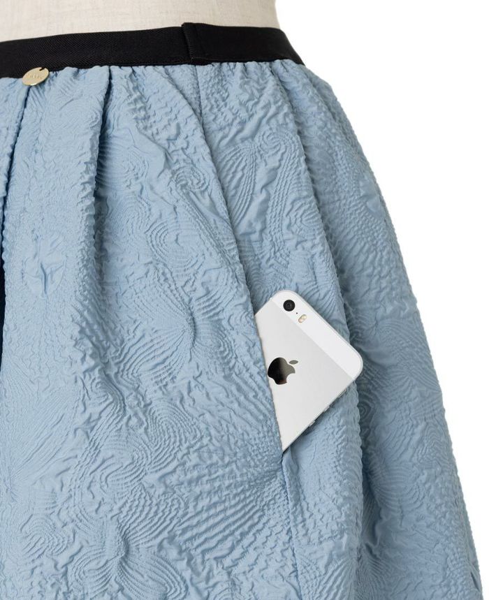 トレコード(TRECODE)立体感のある素材感が可愛い神戸・山の手エンボススカート、両サイドには便利なポケット付き