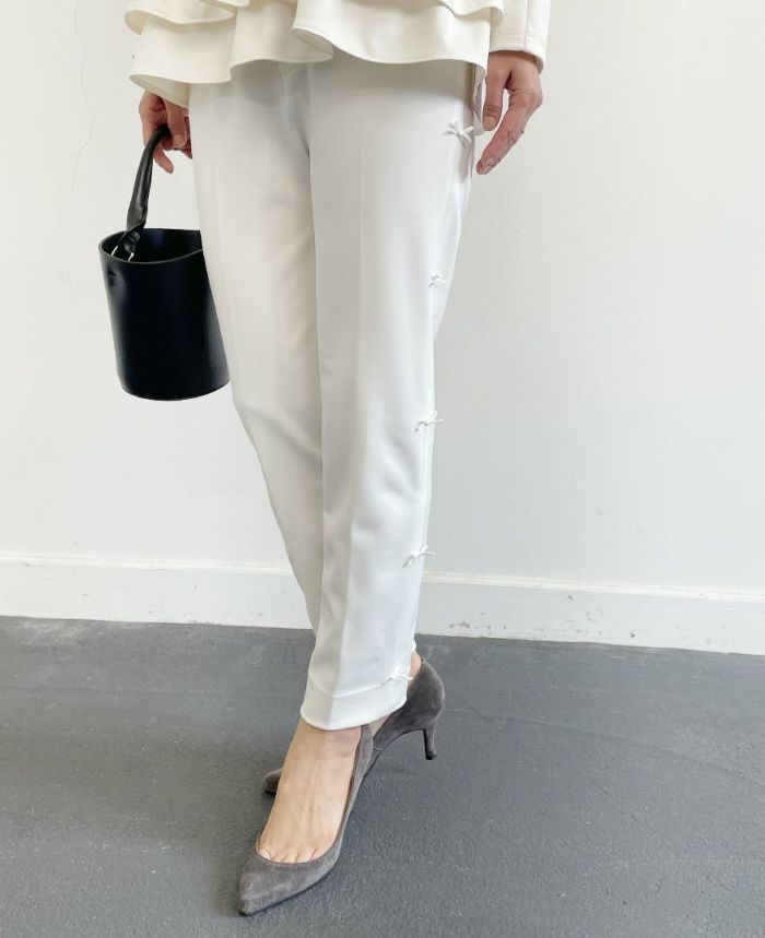 トレコード(TRECODE)サイズが選べて伸縮性抜群の ストレッチサイドリボンパンツ、清潔感漂うホワイトカラー