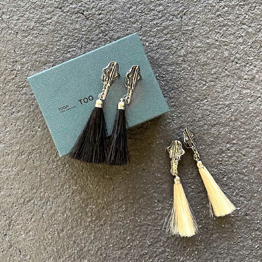 TOGA TOO/FRINGE PIERCED EARRINGS(1色) | CLOCHE ONLINE SHOP 