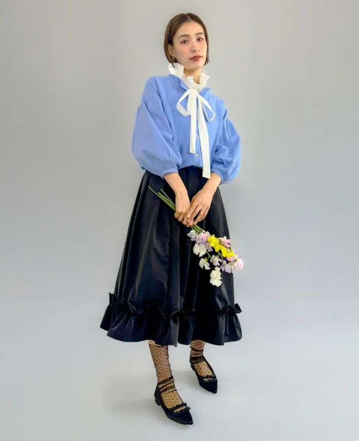 25年春夏の新作神戸・山の手スカート裾フリルのミモレ丈ブラック