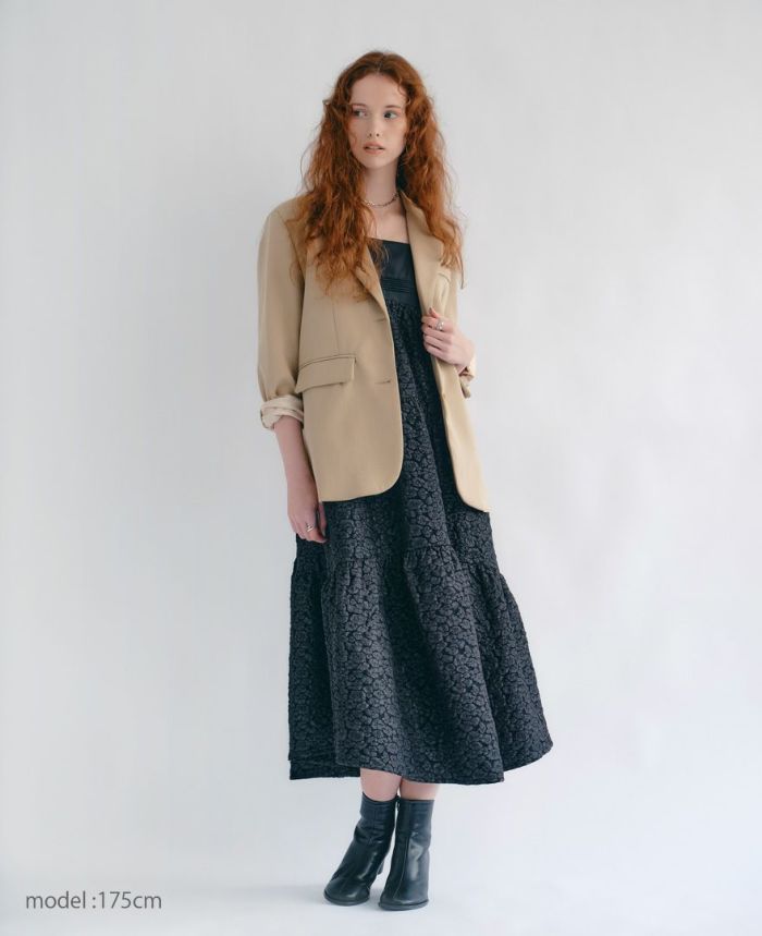 ティアードワンピース/cloudy cloudsとジャケット合わせの着用イメージ