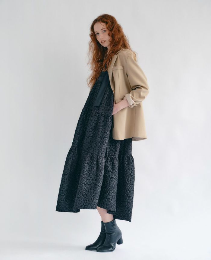 ティアードワンピース/cloudy cloudsとジャケット合わせの着用イメージ