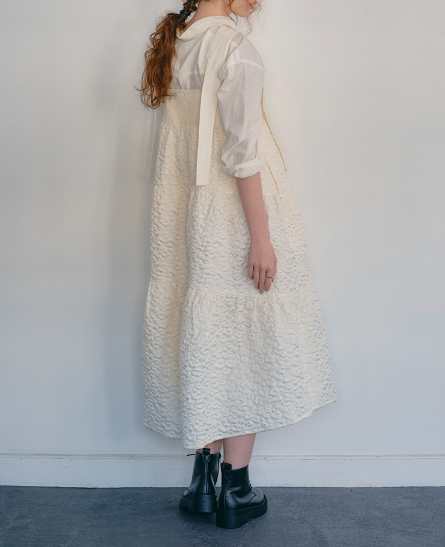 ティアードワンピース/cotton cloudsシャツ合わせの横側着用イメージ