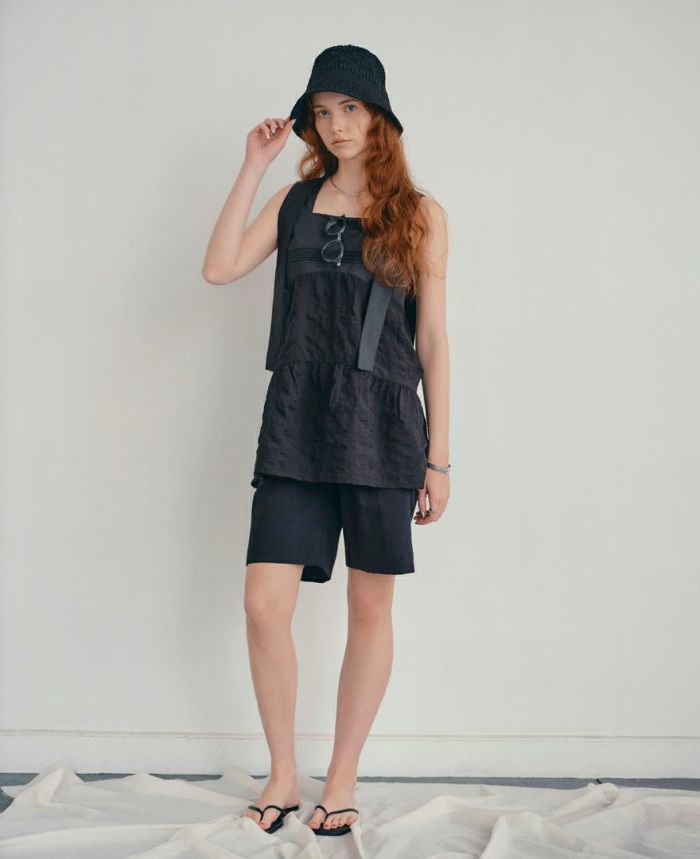 モデル着用：ティアードトップス/countrysideの全身着用イメージ