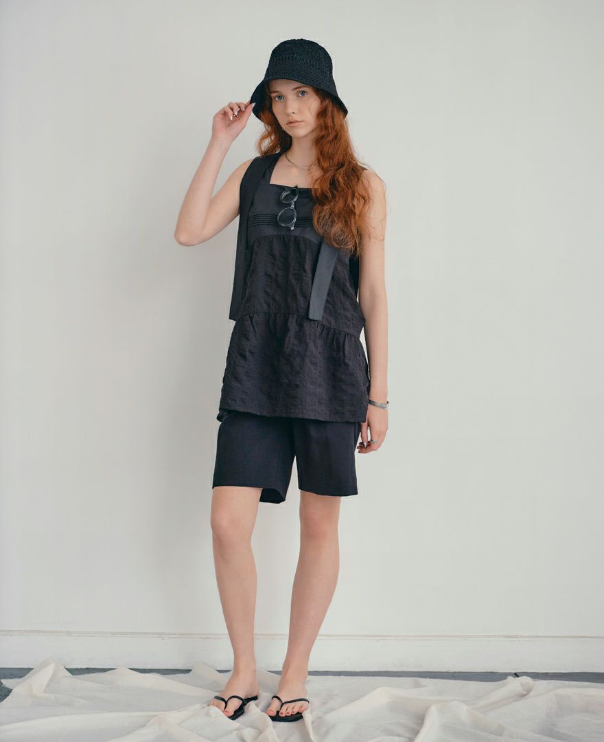 モデル着用：ティアードトップス/countrysideの全身着用イメージ