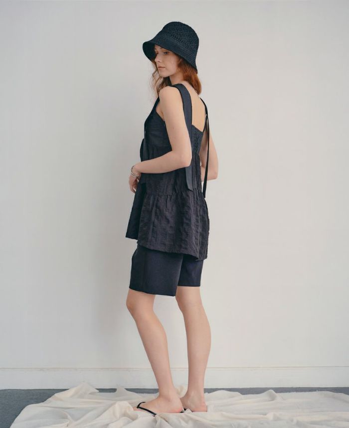 モデル着用：ティアードトップス/countrysideの全身着用イメージ