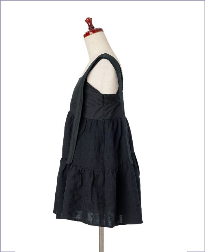 ティアードトップス/countrysideの横からの画像。