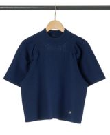 TRECODE（トレコード）のベストセラーアイテム、着るだけで華奢見えが叶うパフスリーブニット