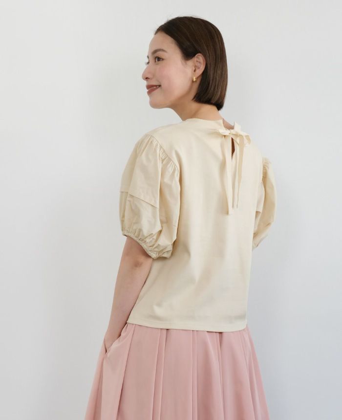 バルーン袖Tシャツベージュの着用画像