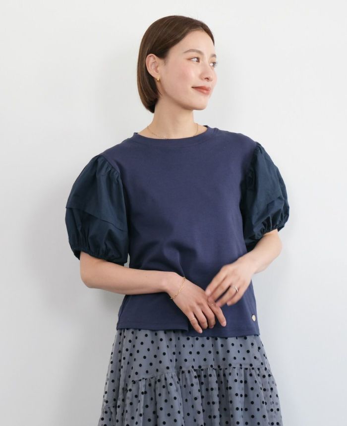 バルーン袖Tシャツオンラインショップ限定ネイビーの着用画像