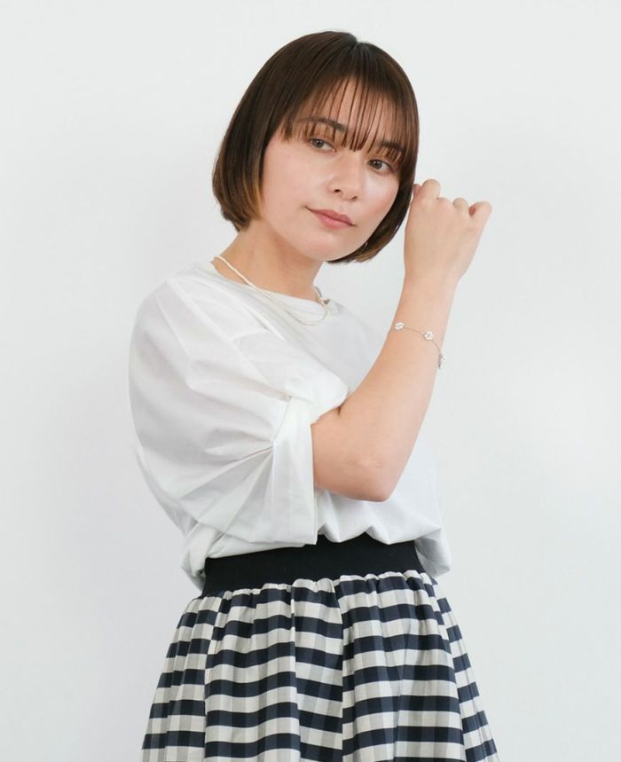 ねじり袖Tシャツホワイトの着用画像