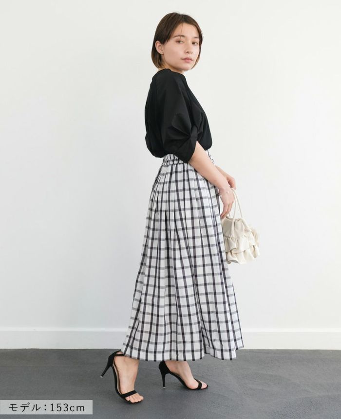 ねじり袖Tシャツブラックの着用画像