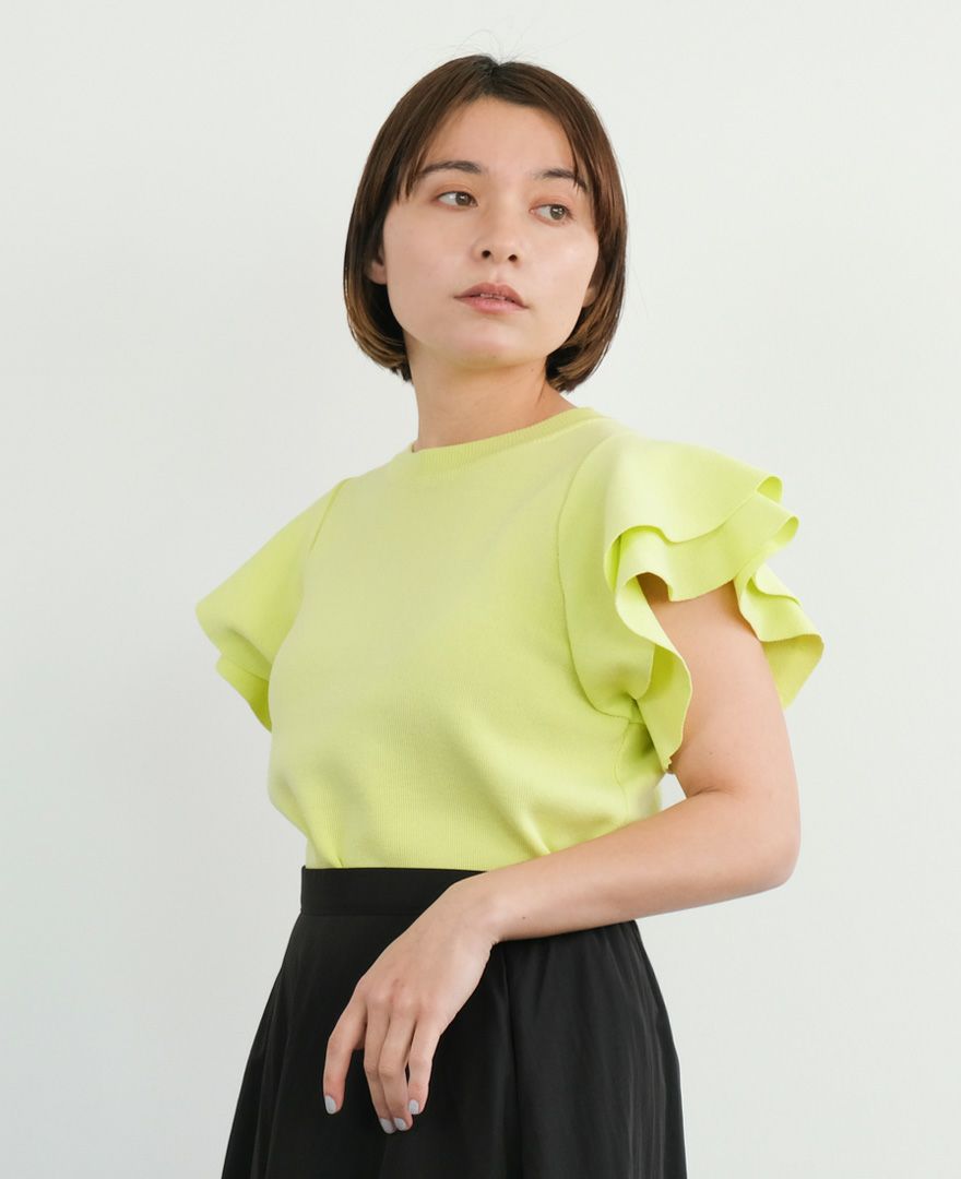 袖フリルニットイエローの着用画像