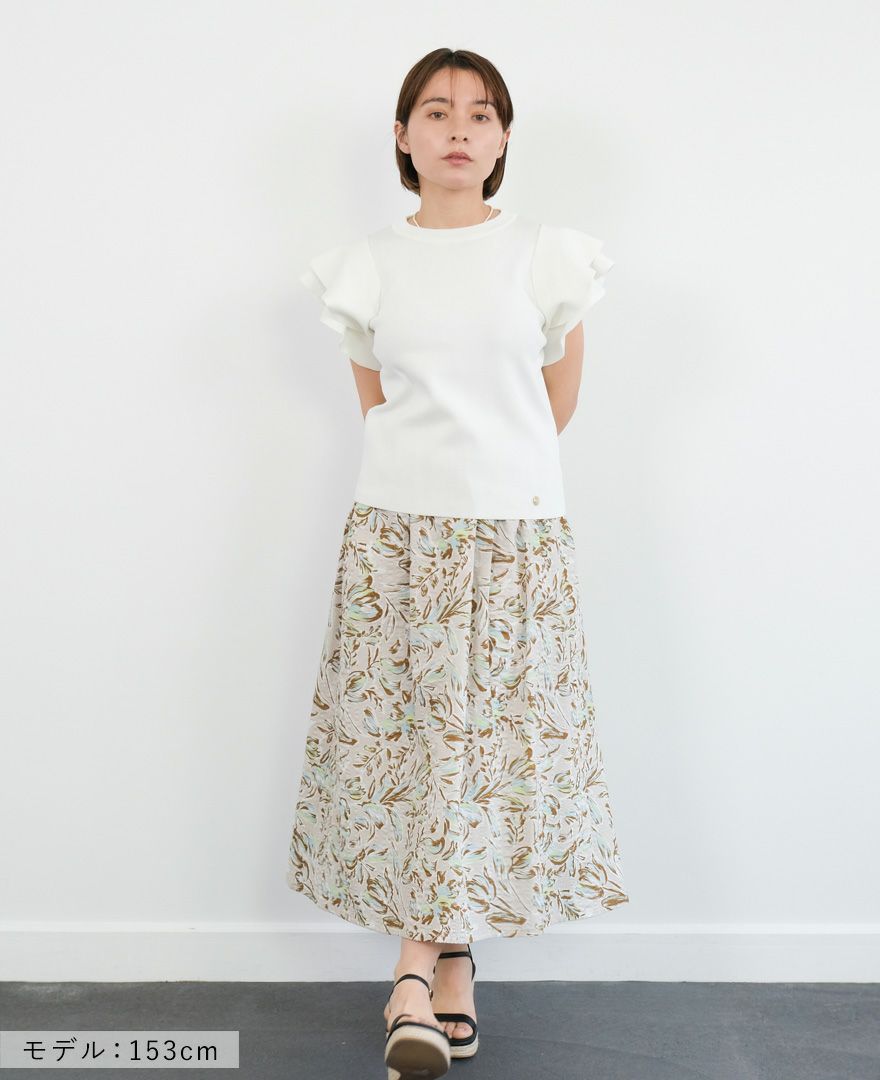 袖フリルニットホワイトの着用画像