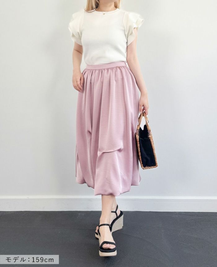 袖フリルニットホワイトの着用画像