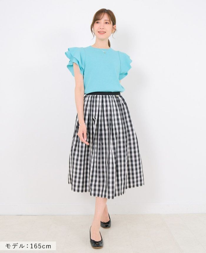 袖フリルニットブラックの着用画像